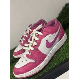 Jordan 1 Mid Girl White and Pink US Size 4